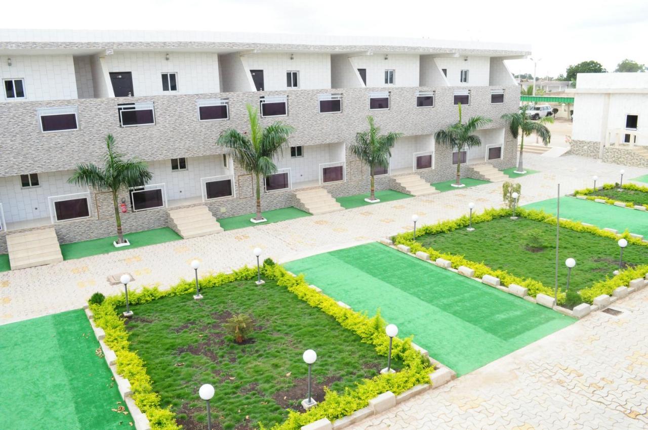 Complexe Hotelier Olympe Korhogo Exterior foto